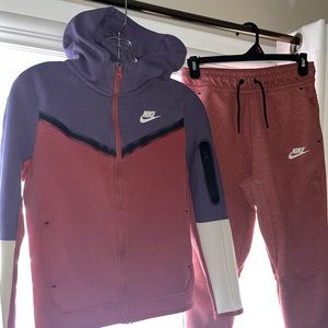 Nike tech sweat suit